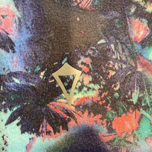 Girls Size 12 ivivva colourful leggings - Picture 3 of 3